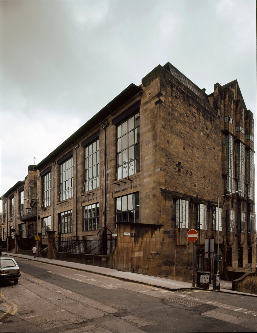Pohled na Školu výtvarných umění navrhl architekt Charles Rennie Mackintosh (1868-1928) od Charles Rennie Mackintosh