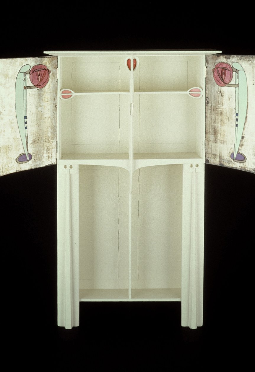 Bílá skříň navržená pro paní Rowat, 1902 (dřevo, vitráže, smalt) od Charles Rennie Mackintosh