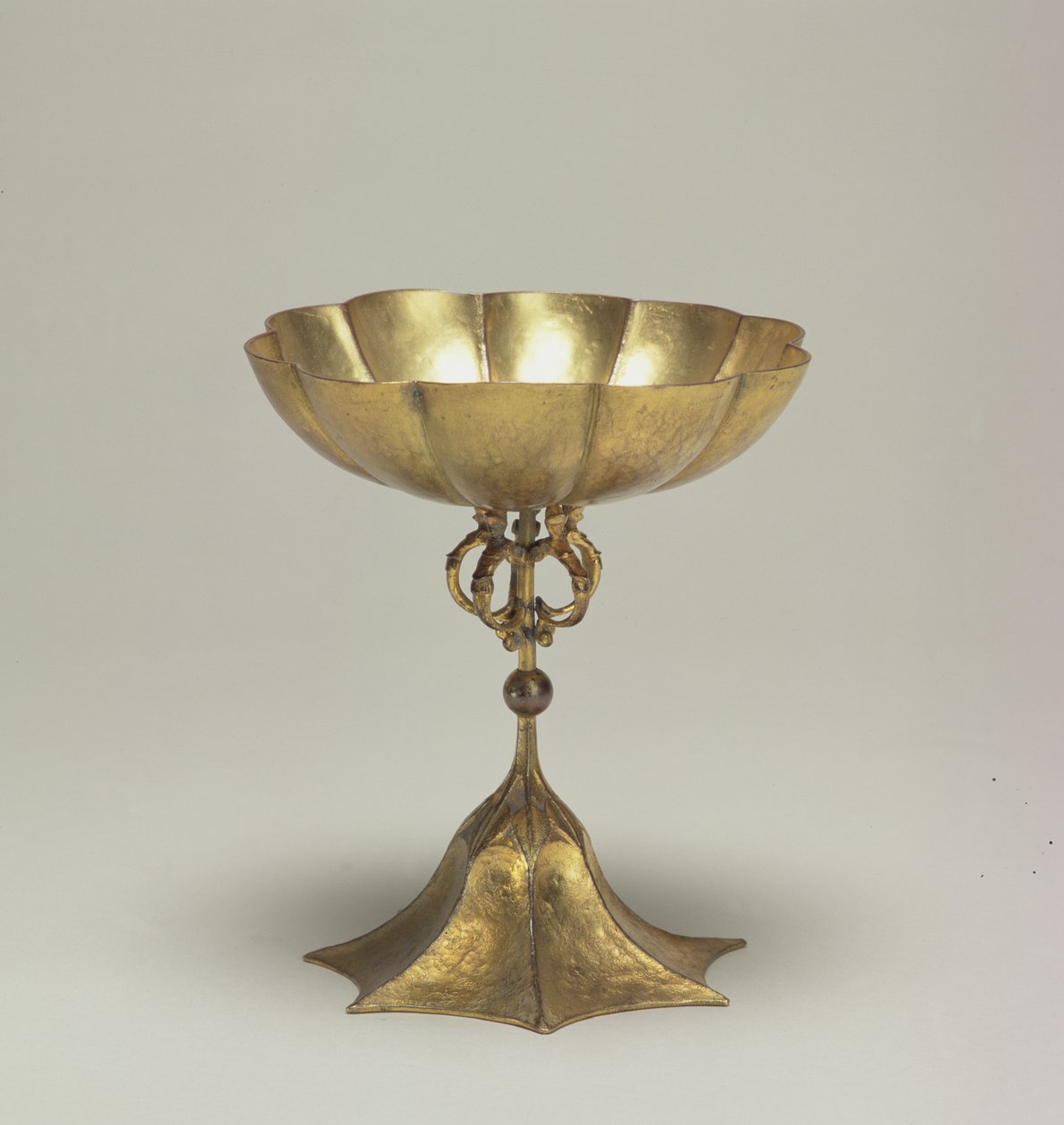 Sporting Cup, cca 1895 (kovářství) od Charles Robert Ashbee