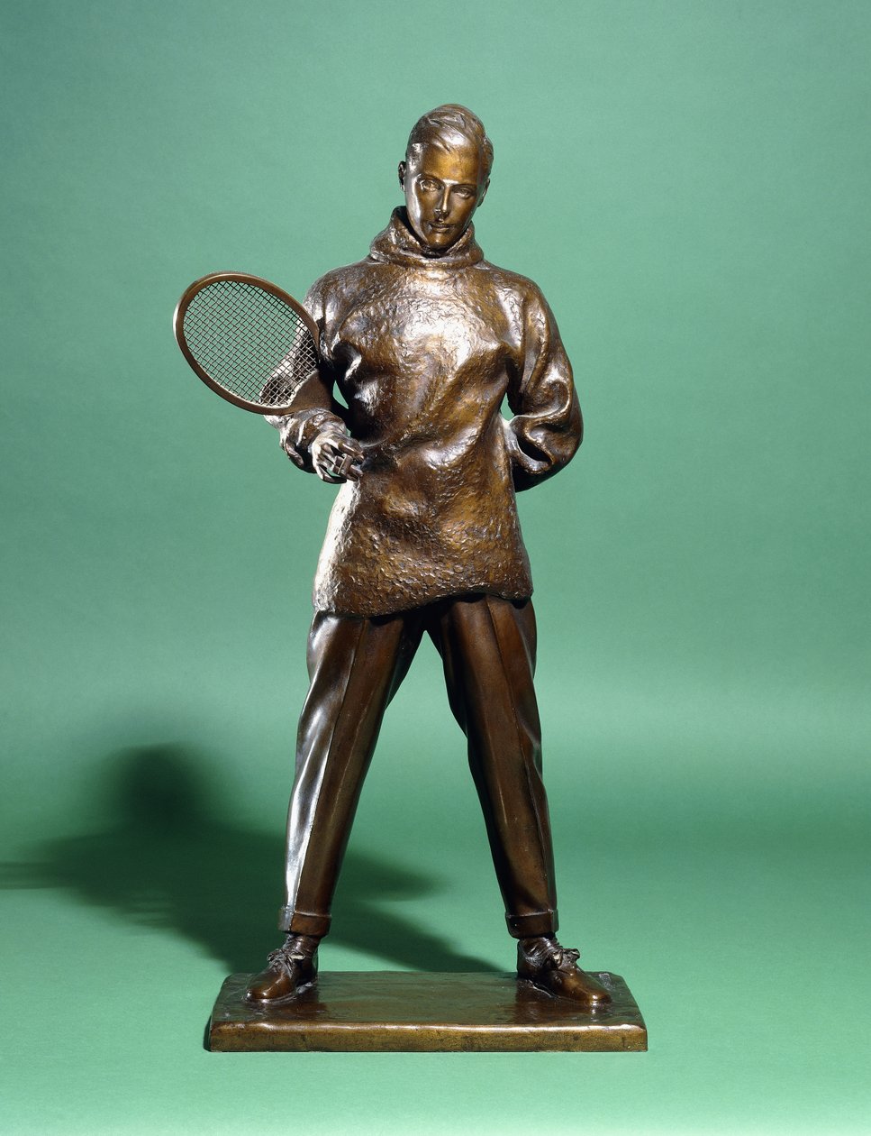 Bronzová postava H.R.H. Princ z Walesu, později Edward VIII., oblečený pro tenis, cca 20.–30. léta 20. století od Charles Sergeant Jagger