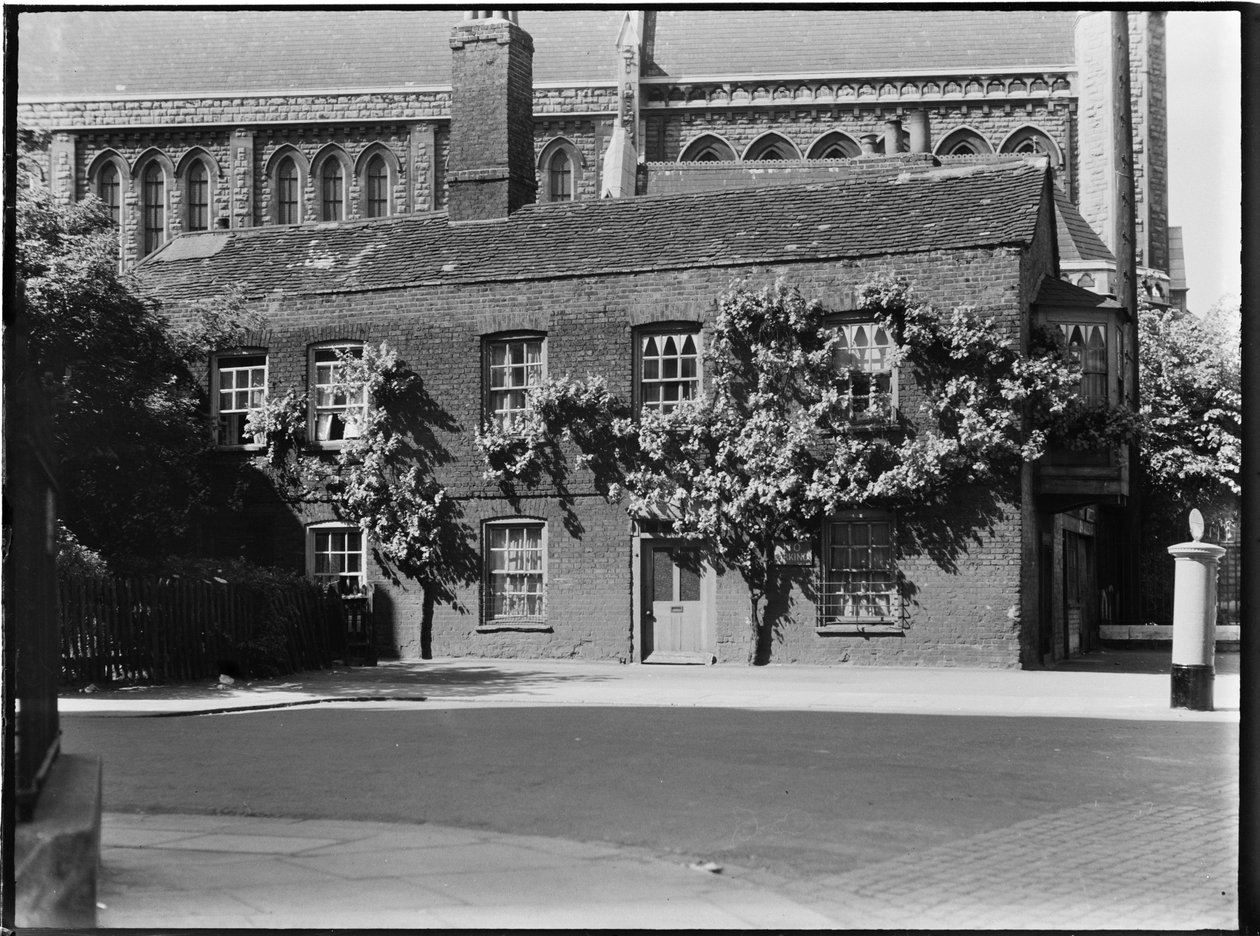 24-26 Queen Street, Hammersmith, Hammersmith a Fulham, Greater London Authority, 30. léta 20. století. od Charles William Prickett