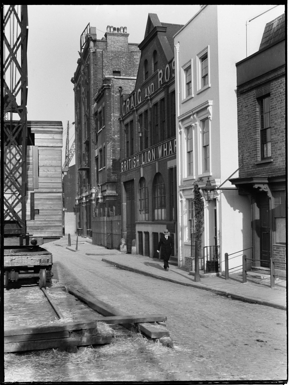 Bankside, Southwark, Greater London Authority, 1925-1935. od Charles William Prickett