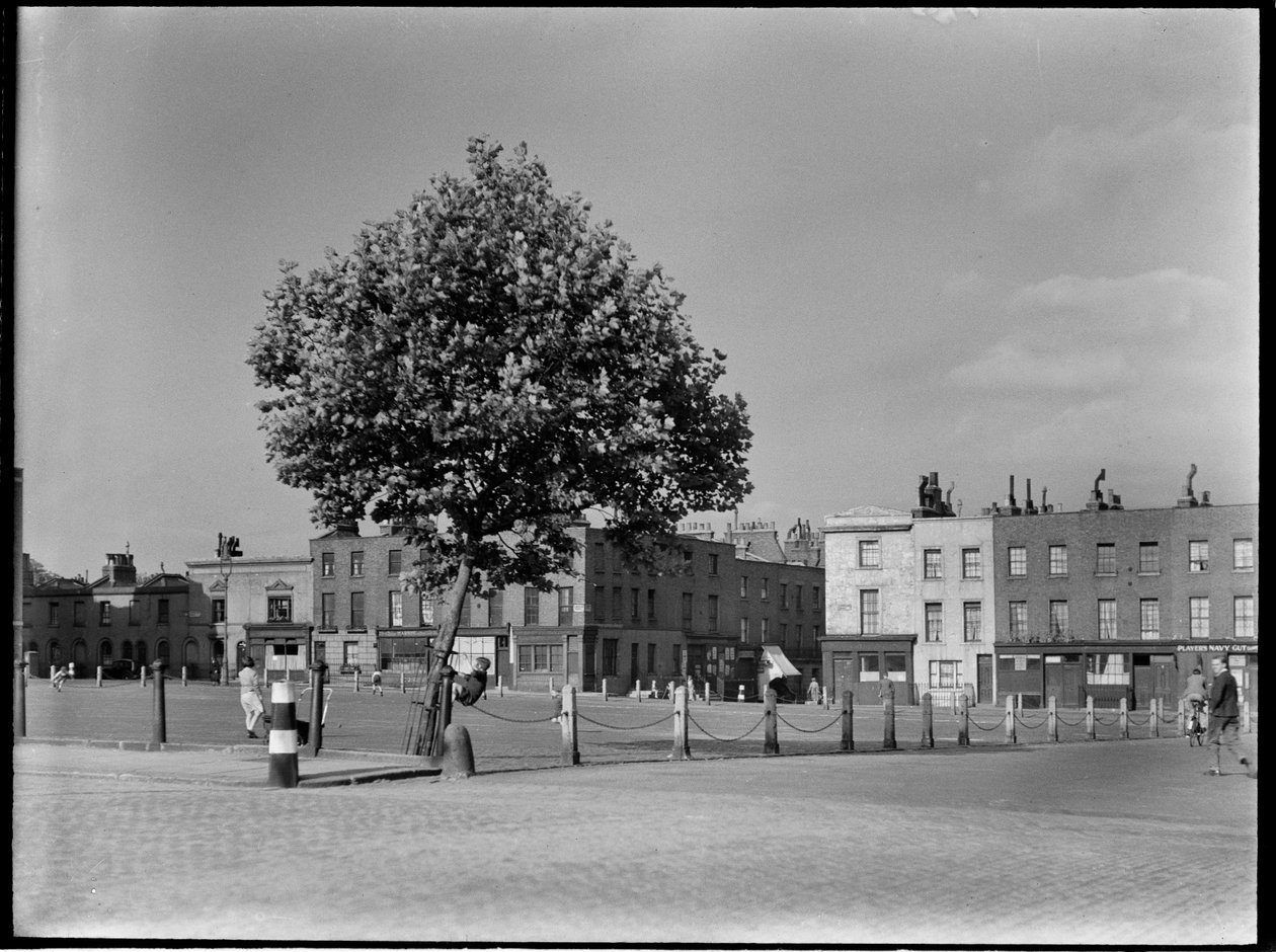 Cumberland Market, Regents Park, Camden, Greater London Authority, 30. léta 20. století. od Charles William Prickett