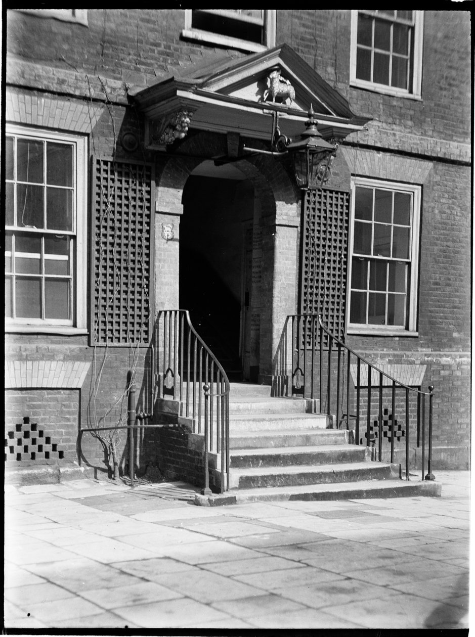 Lamb Building, Church Court, Temple, City of London, Greater London Authority, 30. léta 20. století. od Charles William Prickett