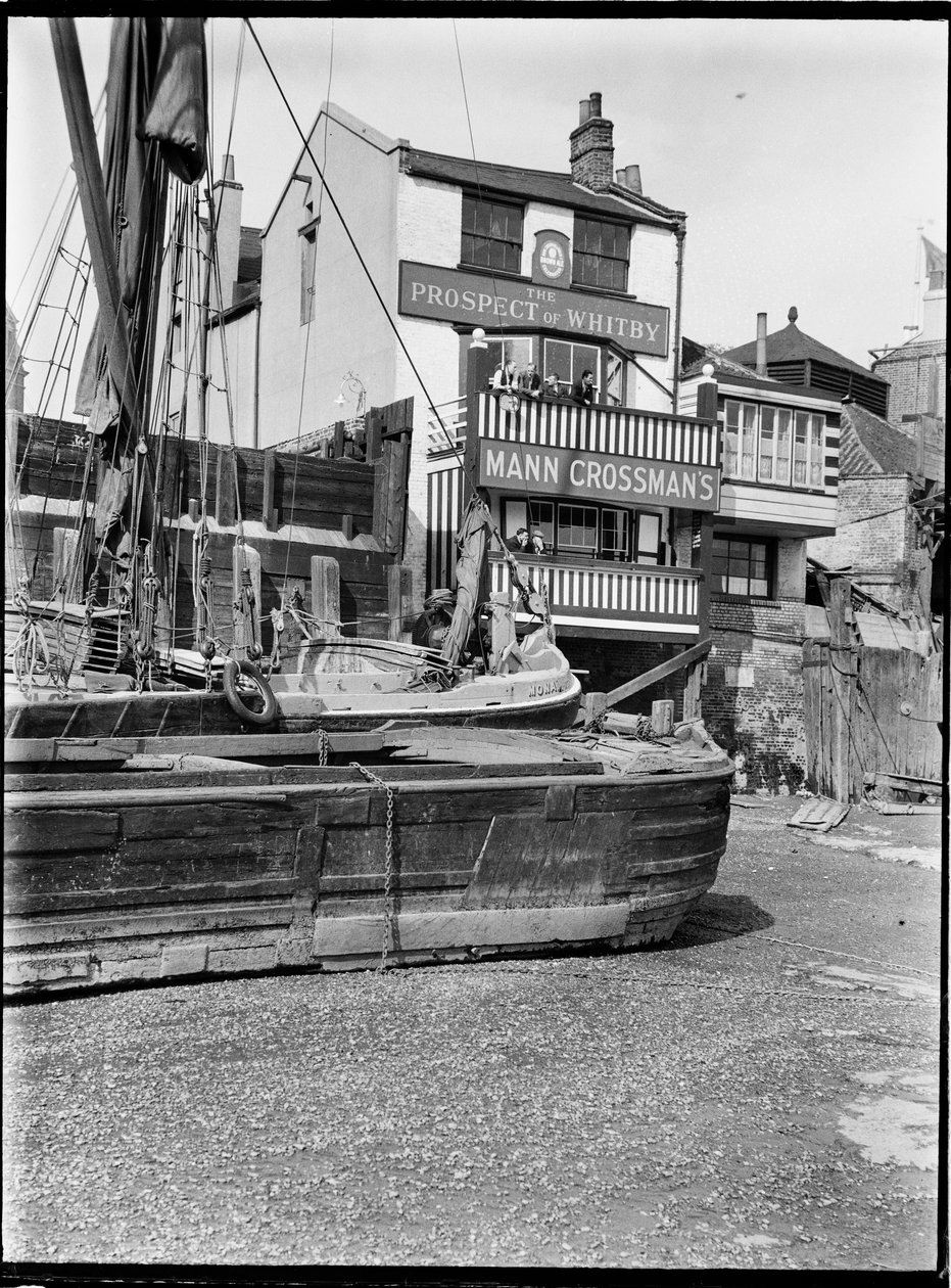 Prospect of Whitby, Wapping Wall, Wapping, Tower Hamlets, Greater London Authority, 30. léta 20. století. od Charles William Prickett