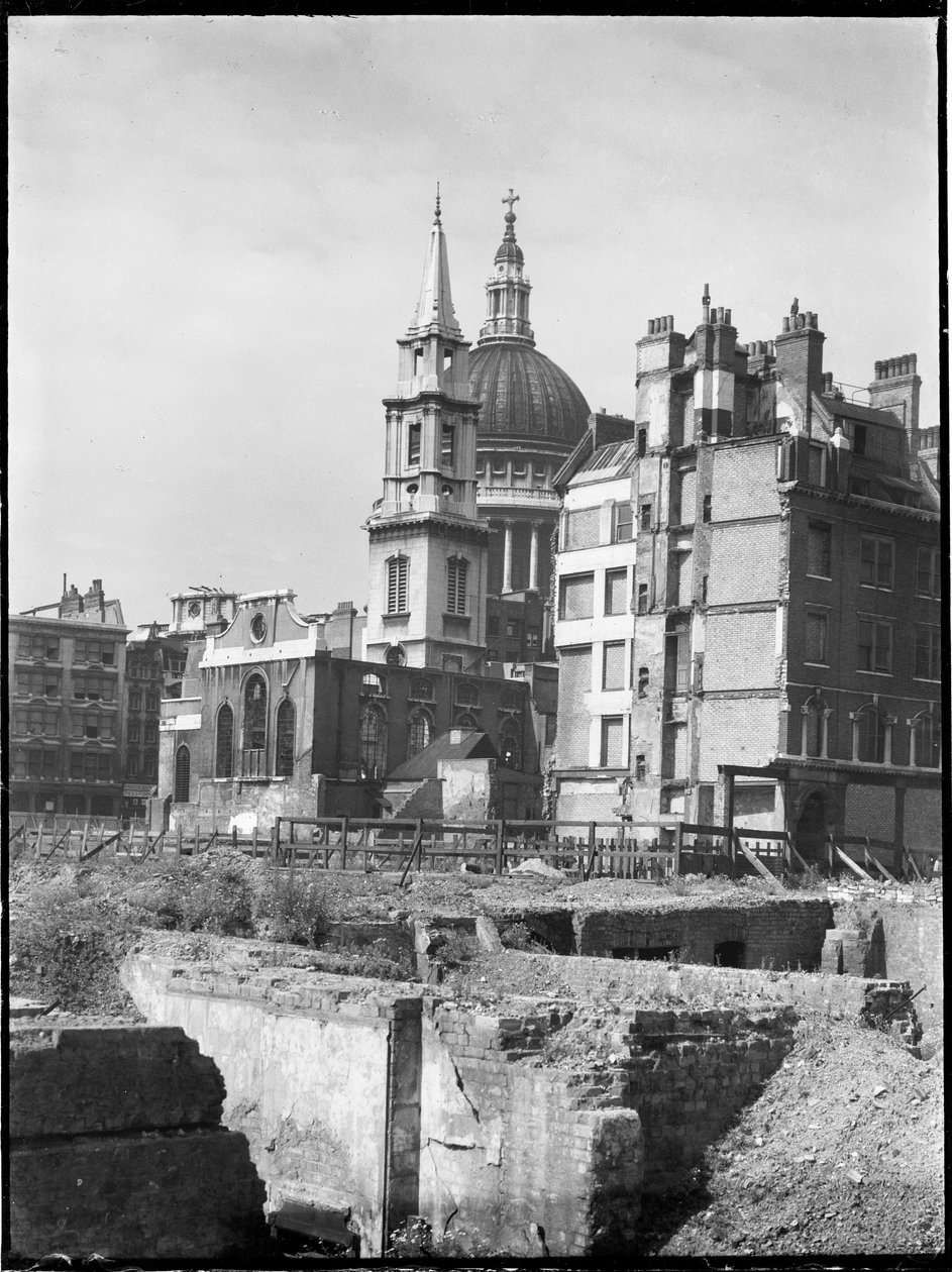 Katedrála svatého Pavla, hřbitov svatého Pavla, City of London, City of London, GLA, 1941-1945. od Charles William Prickett