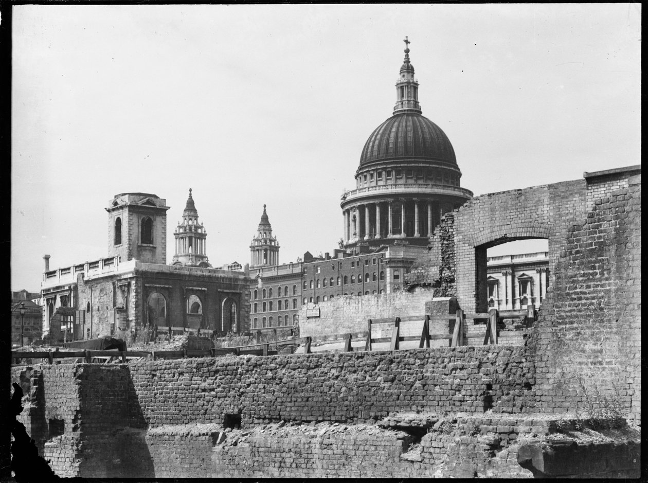 Katedrála svatého Pavla, hřbitov svatého Pavla, City of London, City of London, GLA, 1941-1945. od Charles William Prickett