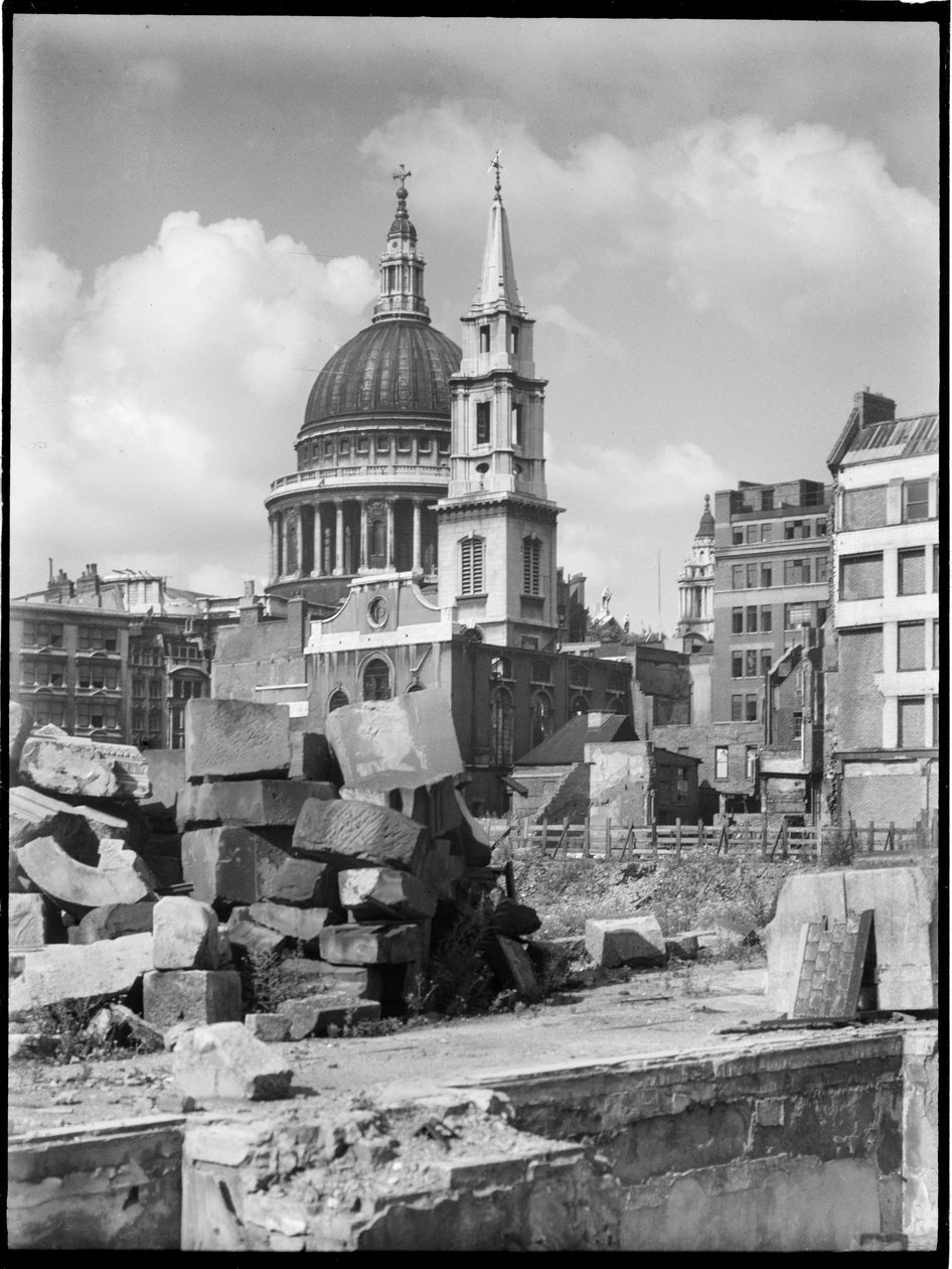 Katedrála svatého Pavla, hřbitov svatého Pavla, City of London, City of London, GLA, 1941-1945. od Charles William Prickett