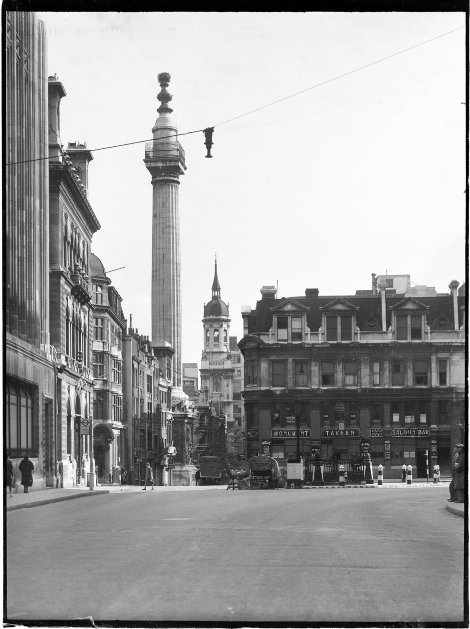 Monument, Monument Street, City and County of the City of London, GLA, 30. léta 20. století. od Charles William Prickett