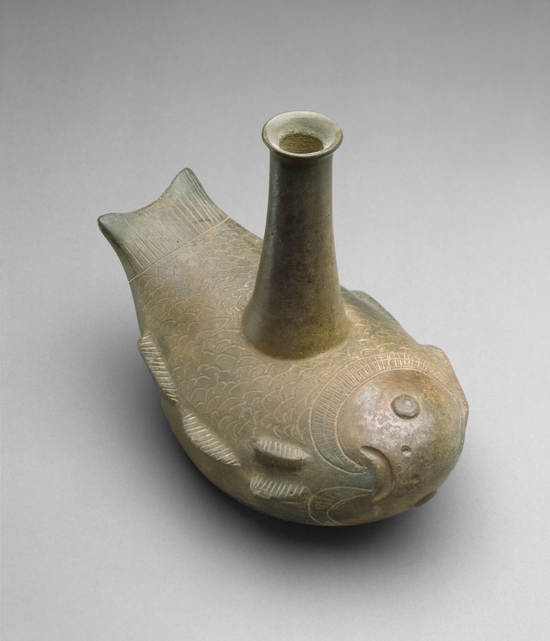 Rybí nádoba, 450-200 př.nl (vyřezávaná kamenina) od Chavin Chavin