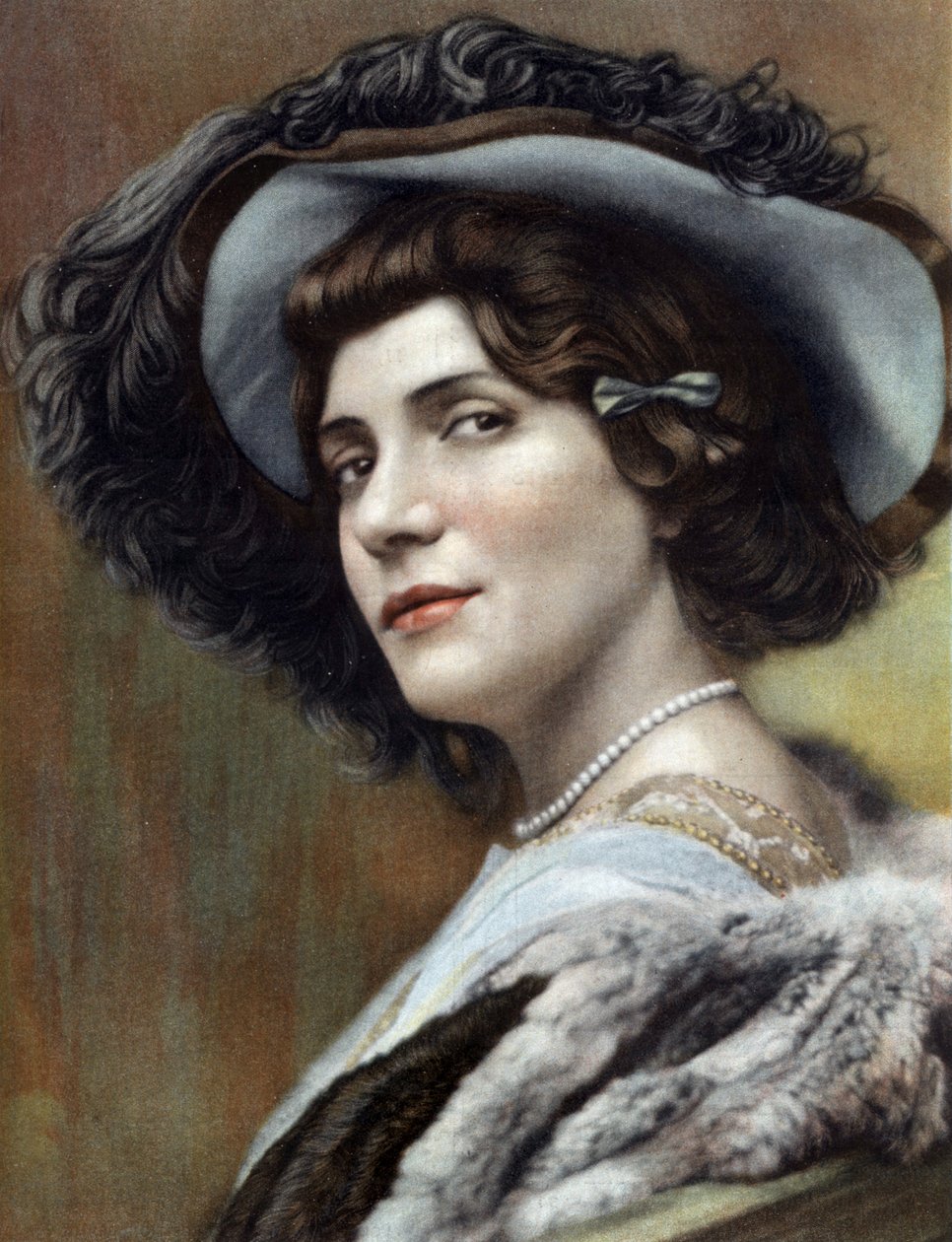 Francouzská komička Eve Lavalliere (1866-1929) jako Miquette ve hře "Miquette et sa mere" od RobertdeFlerse foto Cheri Rousseau z francouzského listu "Le Theatre" 11. prosince od Cheri Rousseau
