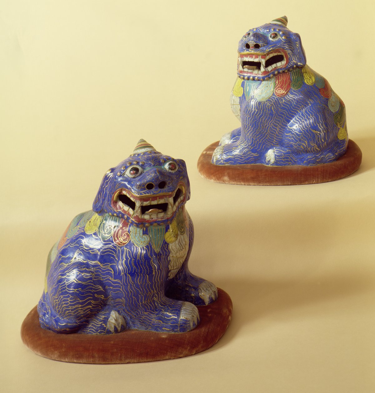 Pár čínských psů cloisonne, 18. století (cloisonne smalt) od Chinese School