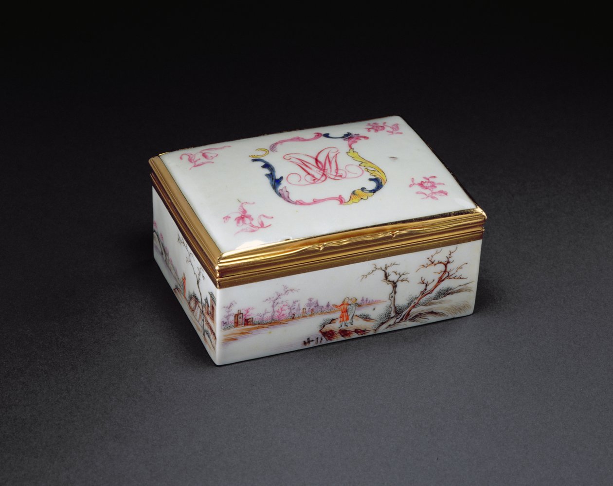 Tabatěrka s monogramem, období Qianlong (1736-95) cca 1750 (porcelán) od Chinese School
