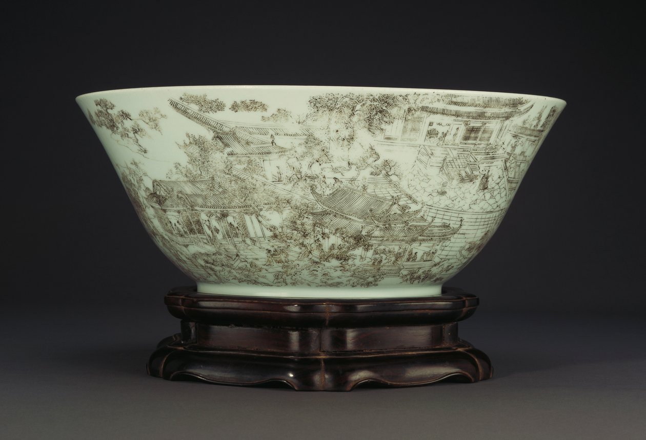 Velká vyřezávaná porcelánová mísa zobrazující souvislou scénu dam v areálu paláce, 1796-1820 od Chinese School