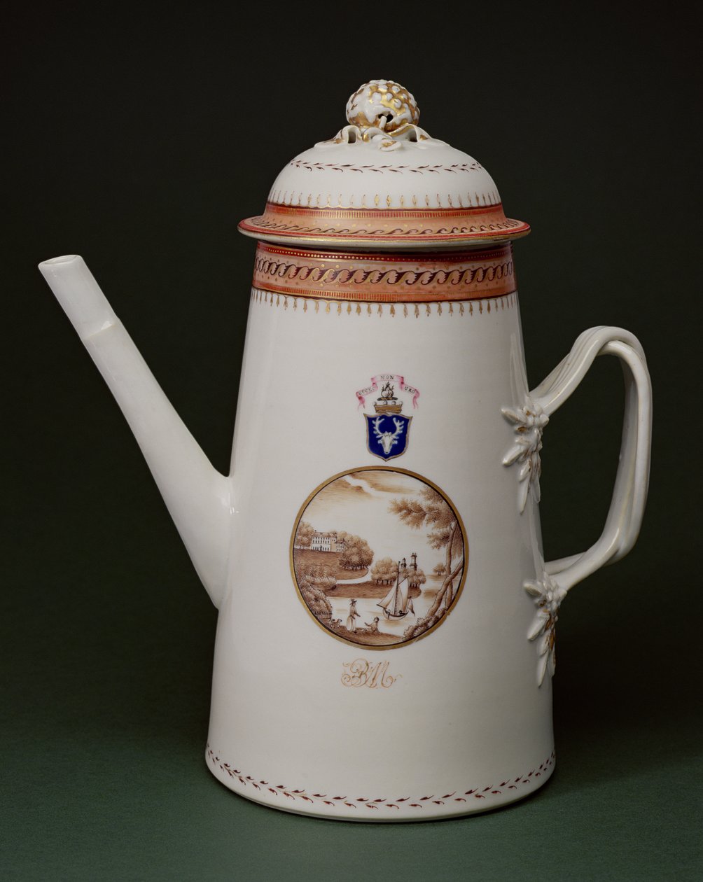 Armorial Coffee Pot, s rameny Machenzie, kolem roku 1790 (porcelán) od Chinese School