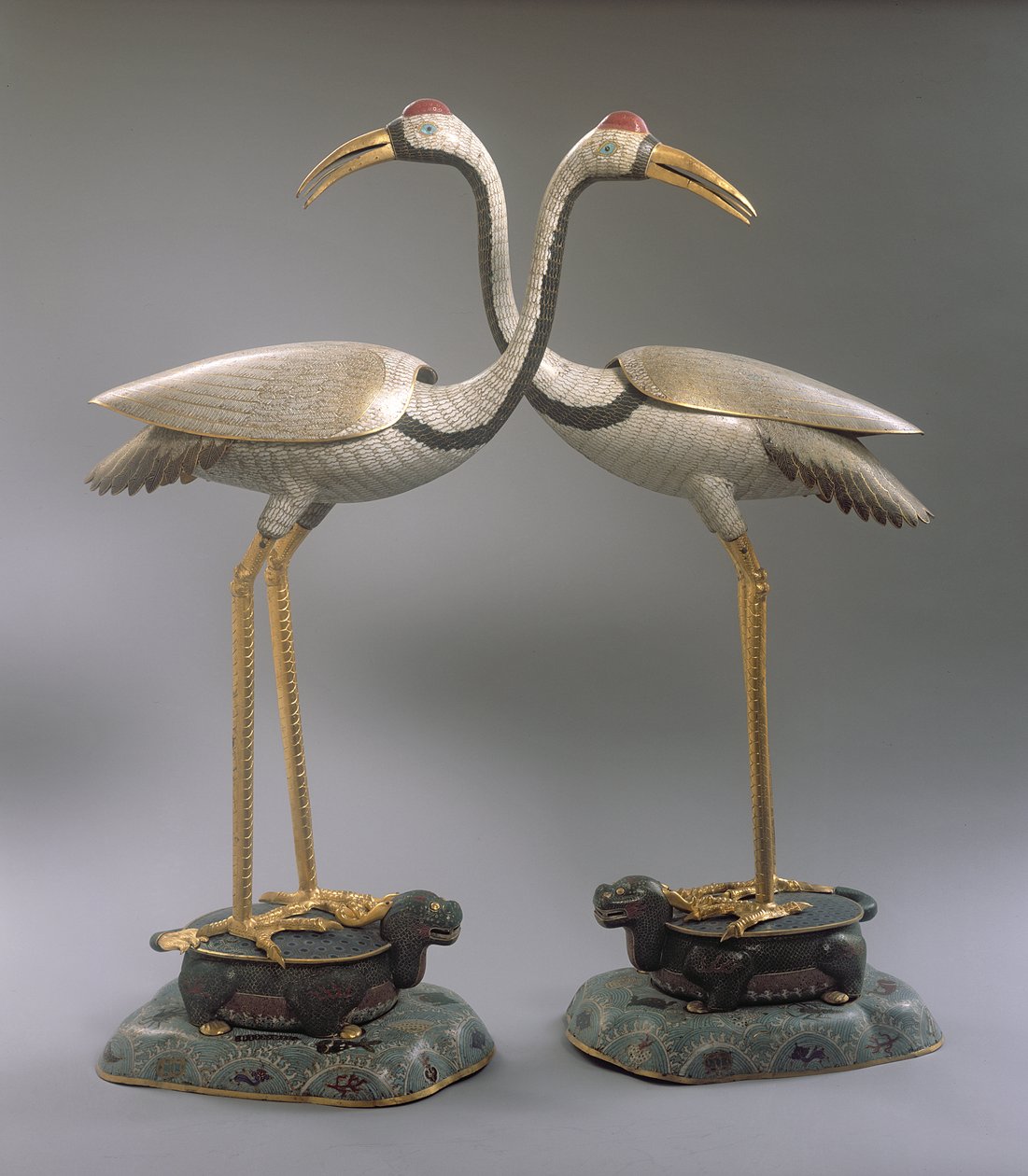 Pár jeřábových kadidelnic, z období Qianlong (1736-95) (cloisonne smalt) od Chinese School