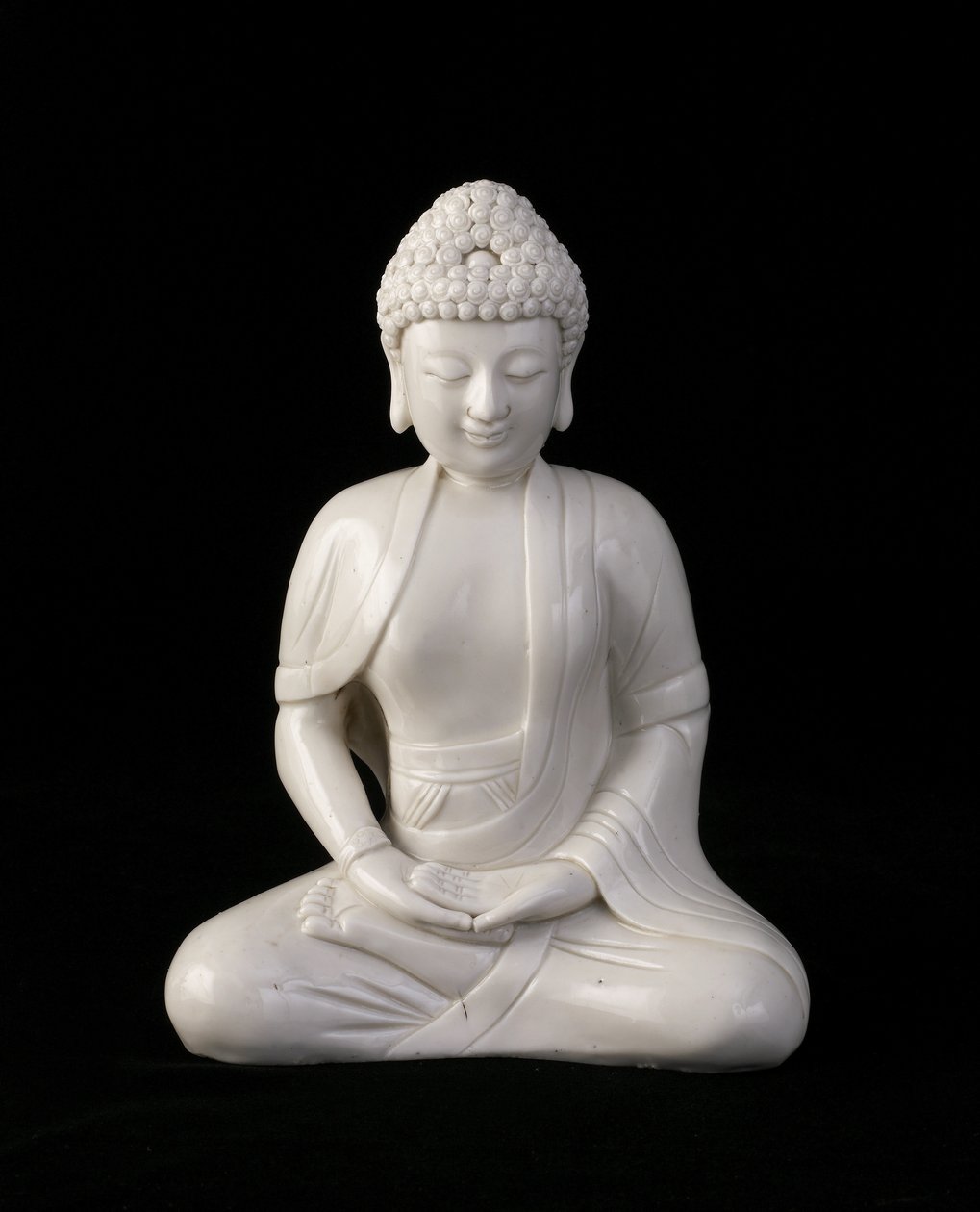 Sedící Buddha, provincie Fujian, dynastie Ming nebo Qing (keramika) od Chinese School
