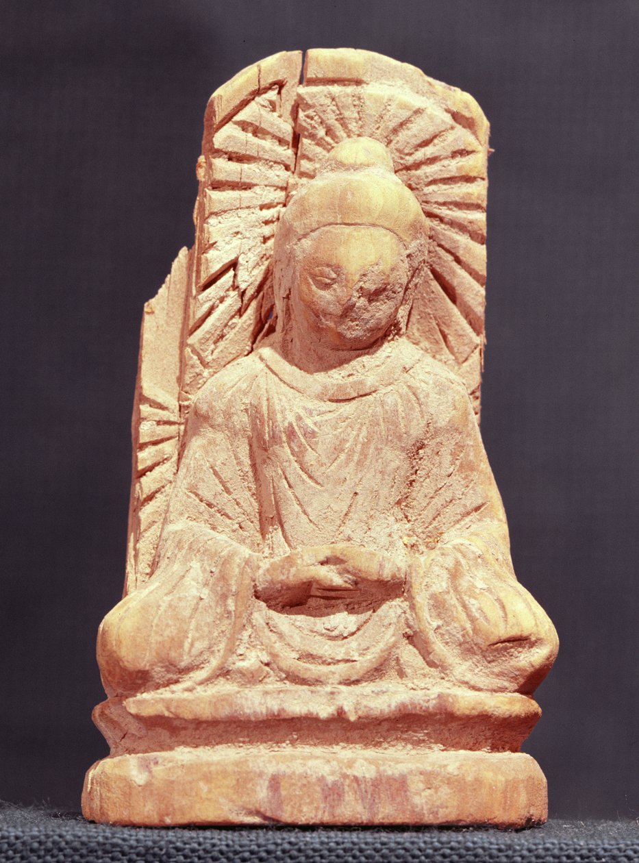 Sedící Buddha v meditaci, z Tumshuq (Xinjiang) 4.-5. století (dřevo) od Chinese School