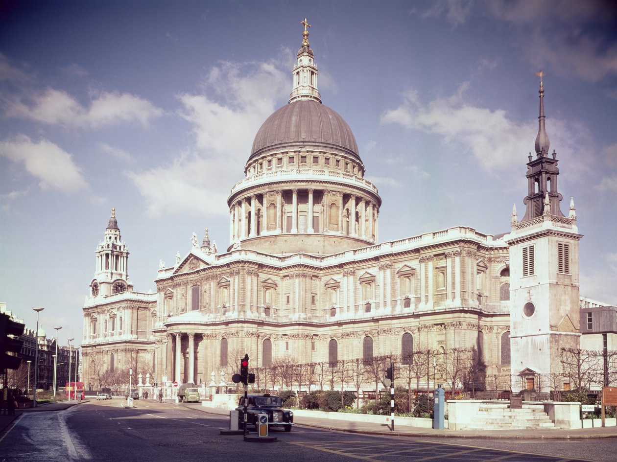 Pohled na exteriér, postaven 1695-1711 od Christopher Wren