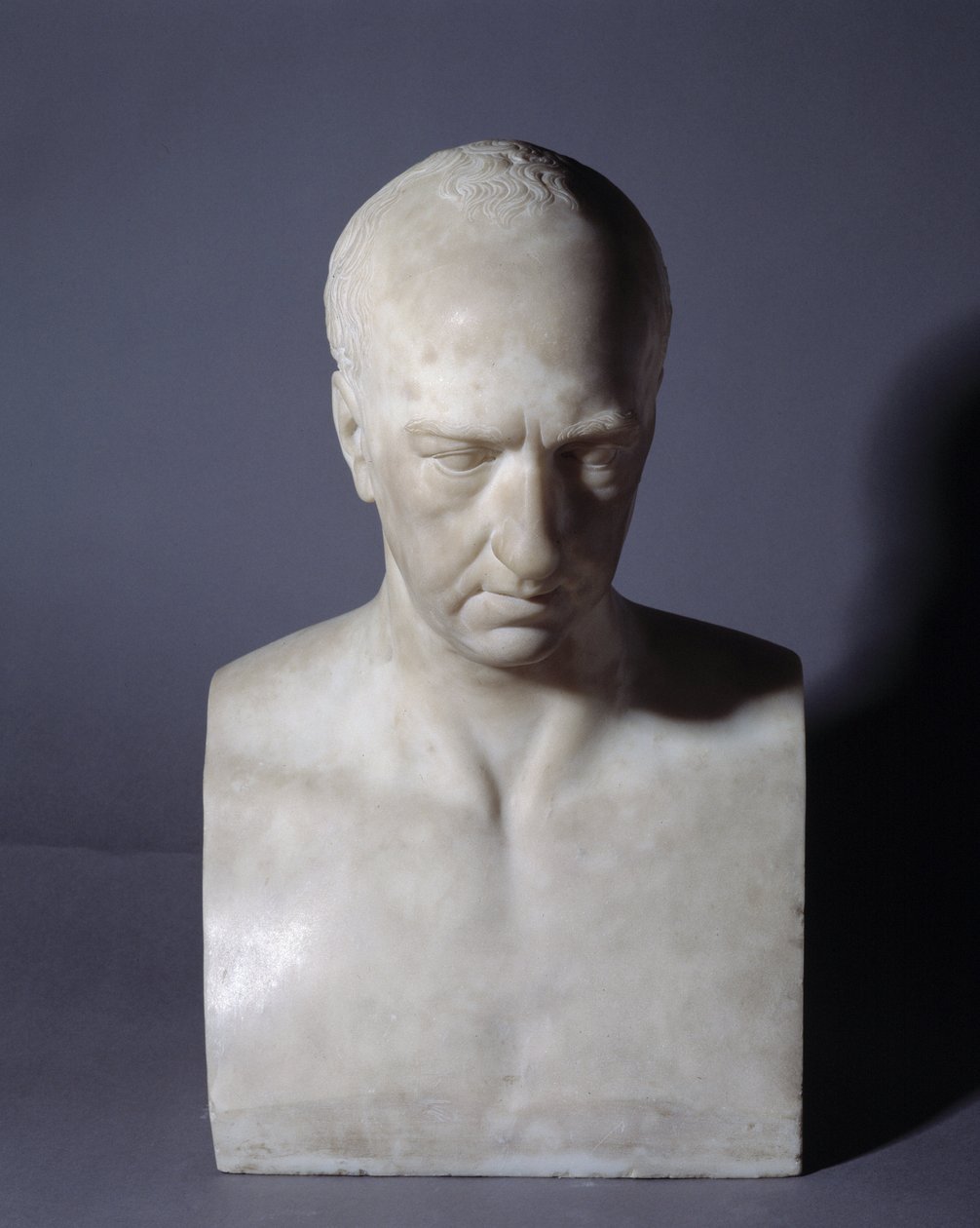 Busta zobrazující skotského malíře Gavina Hamiltona (1723-1798) od Christopher Hewetson