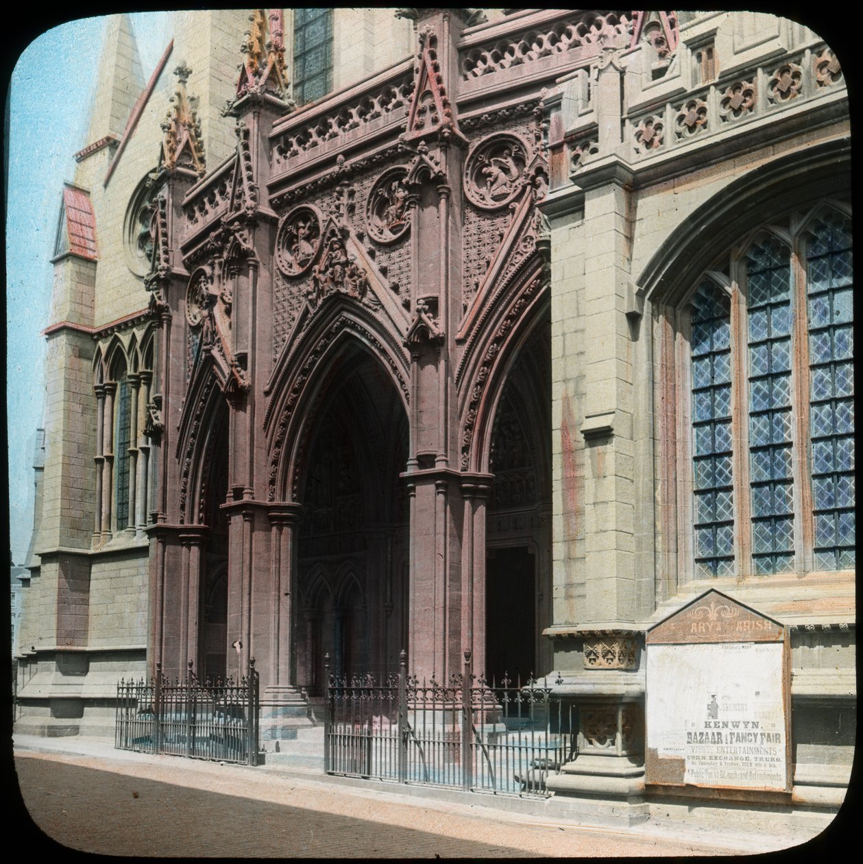 Porch of Truro Cathedral, Cornwall, počátek 20. století. od Church Army Lantern Department