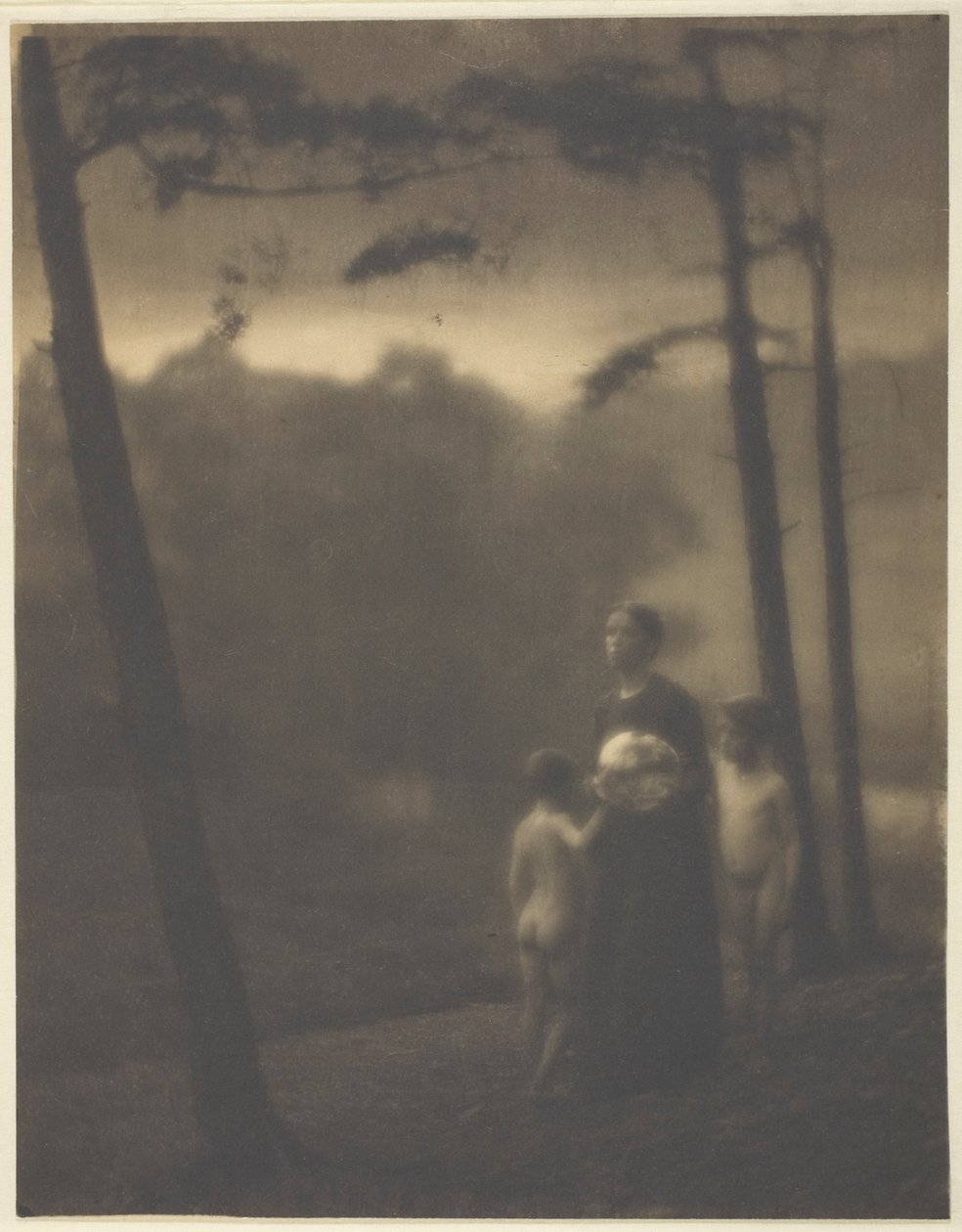 Večer — Matka a chlapci od Clarence H. White