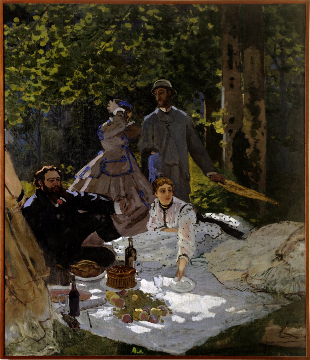 Snídaně na trávě Fragment. Levá část. Pravá strana: znázornění zleva doprava Gustave Courbet, Camille Doncieux a Frederic Bazille (stojící uprostřed). Obraz Clauda Moneta (1840-1926) 1865-1866 Ne. 2,48x2,17 m Paříž, musee d