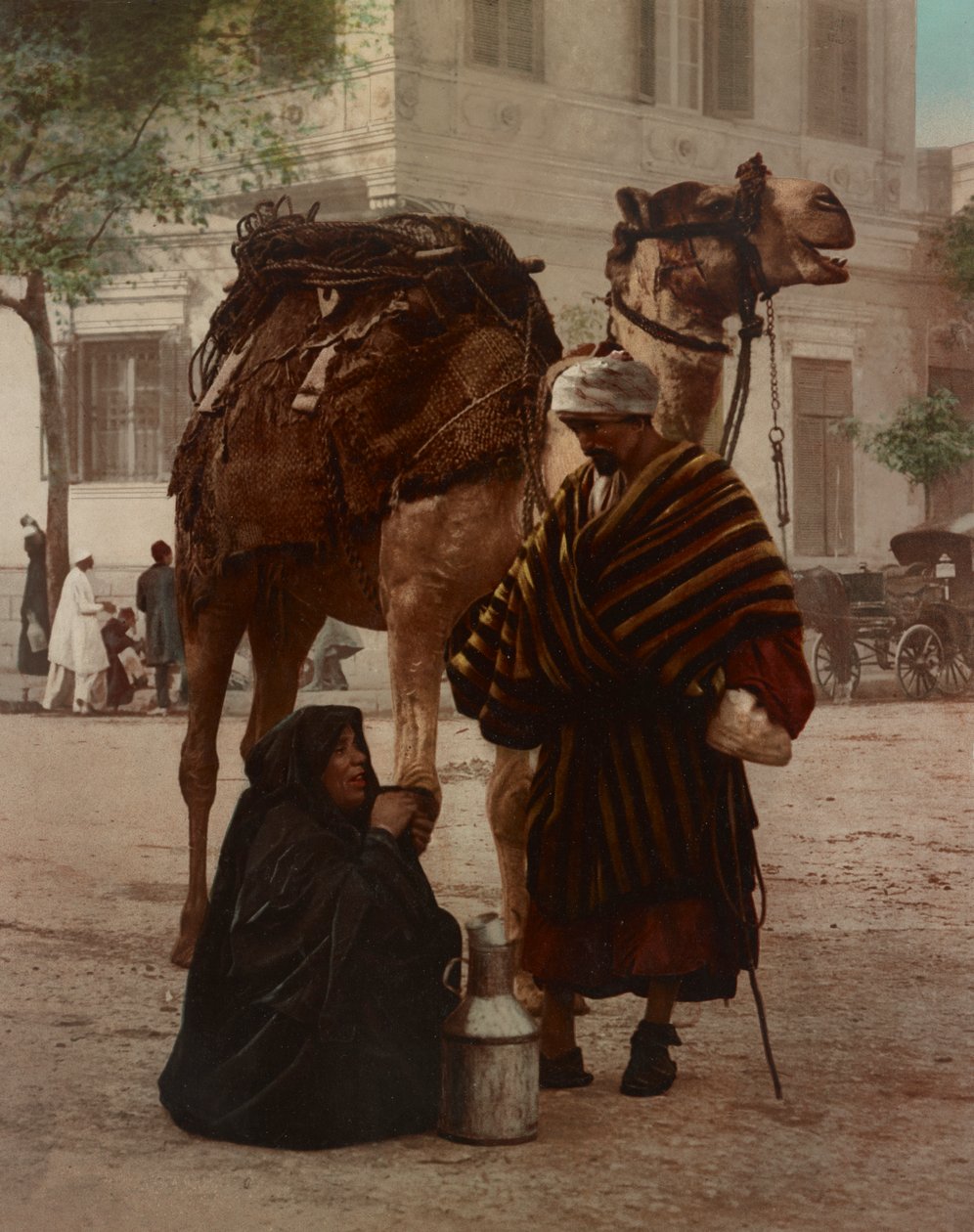 Beduín a jeho žena na trhu od Company Photoglob
