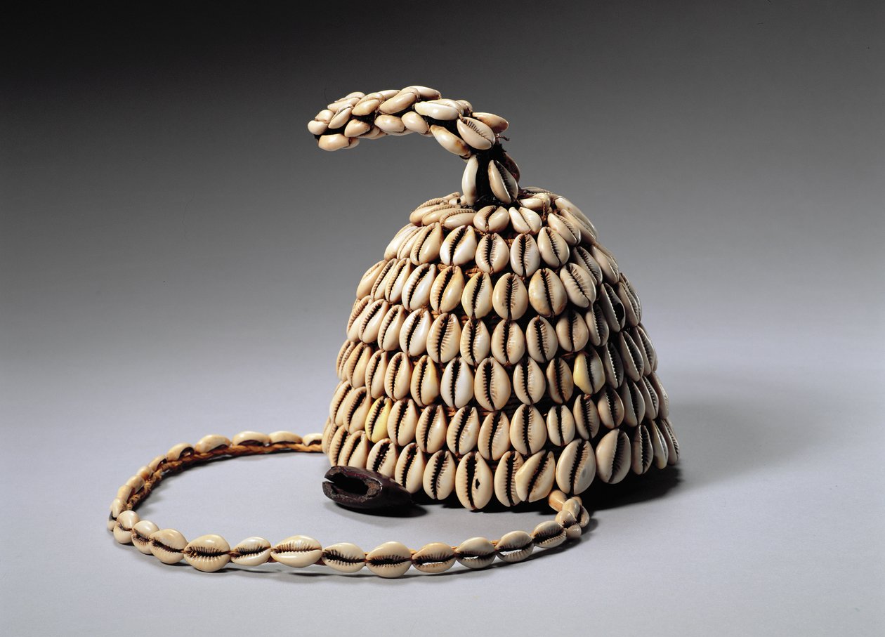 Klobouk (mušle a kost) (viz také 181647) od Congolese