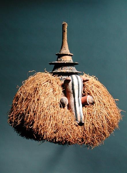 Zoomorfní maska (dřevo a vlákno) (viz také 181650, 181652) od Congolese