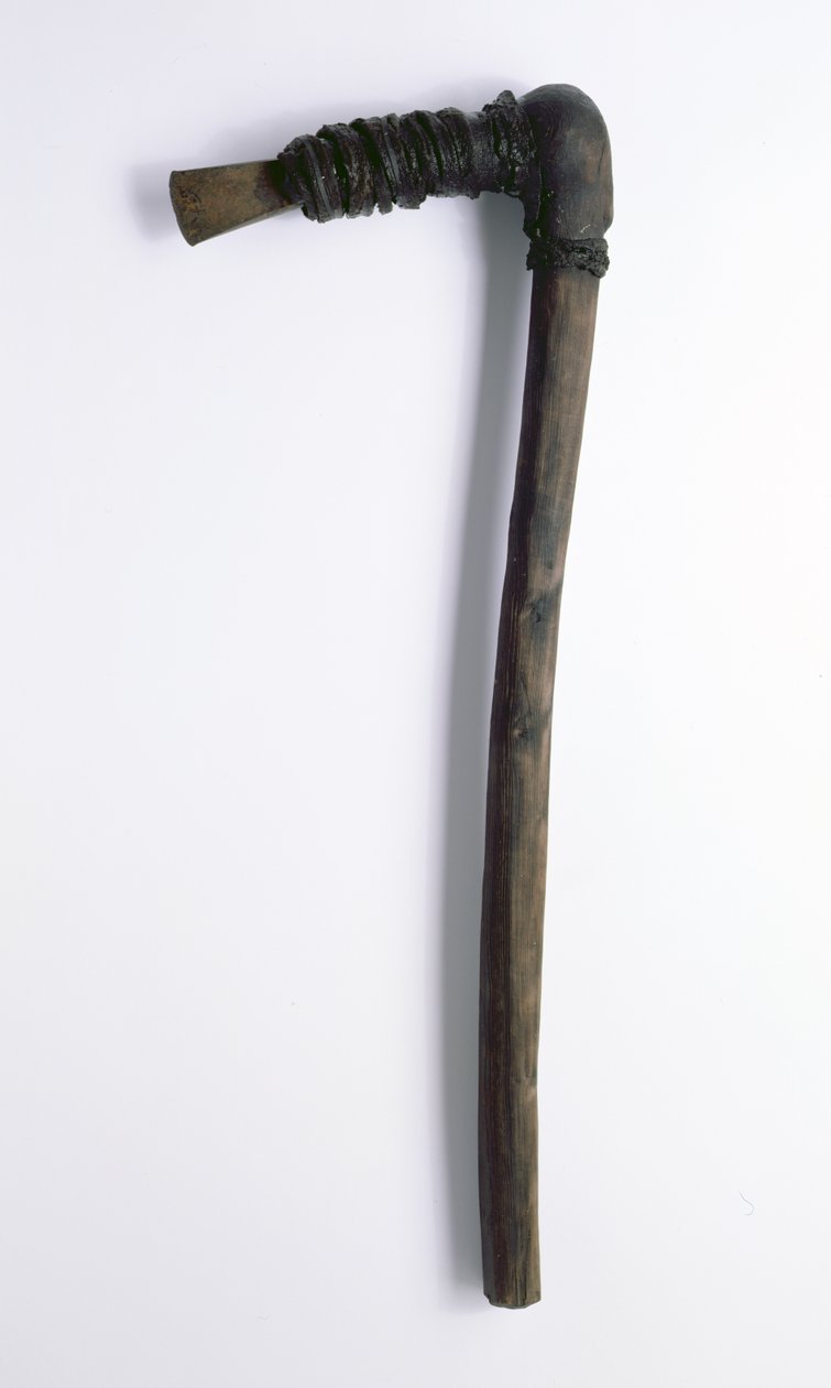 Sekera nalezená u Oetzi Iceman (tisové dřevo s koženou vazbou) (podrobnosti viz 222117) od Copper Age