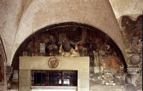 Sv. Dominik Léčení nemocné ženy, luneta z cyklu fresek Život sv. Dominika, v ambitu sv. Dominika, kolem roku 1698 (freska) od Cosimo Ulivelli