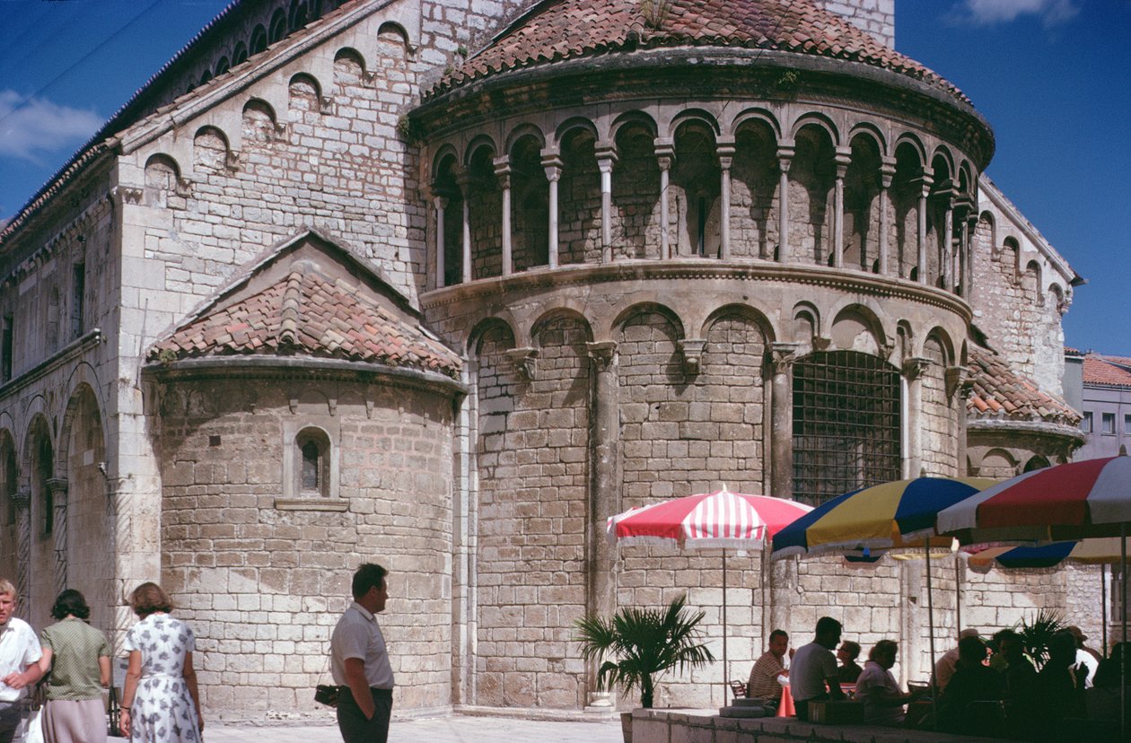 Kostel Sveti Krsevan, postavený v roce 1175 od Croatian School