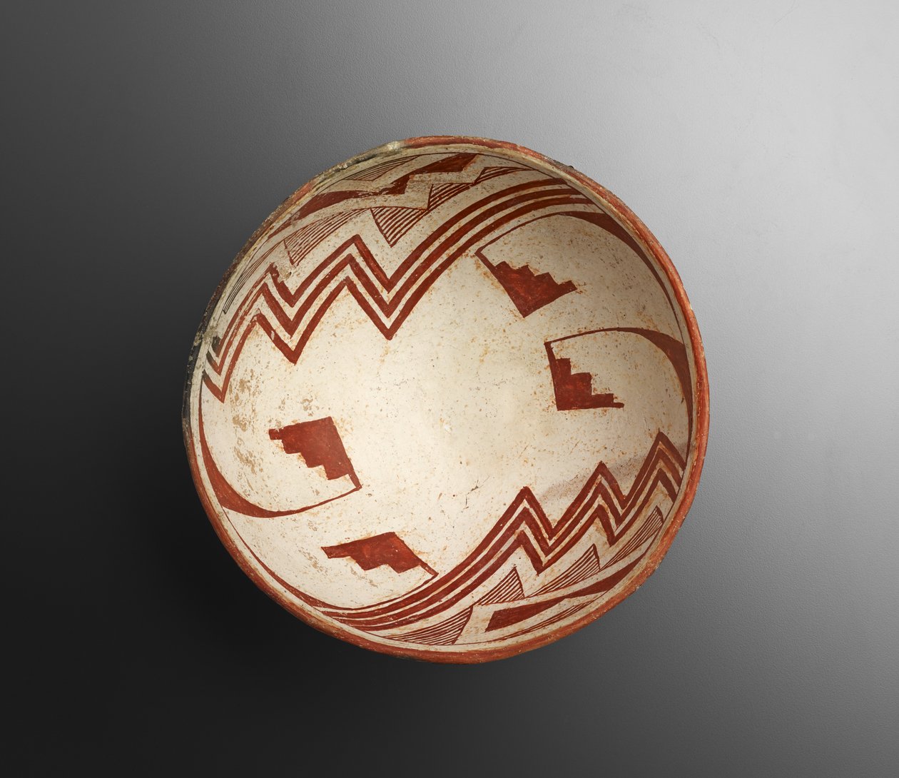 Mísa s geometrickými vzory, 900-1100 (hliněné nádobí s malbou) od Culture Mimbres