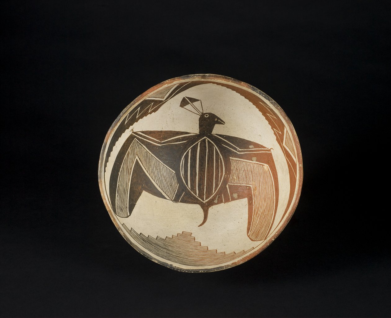 Mísa s malovanými motivy, cca 1060-1110 (keramika s pigmentem) od Culture Mimbres
