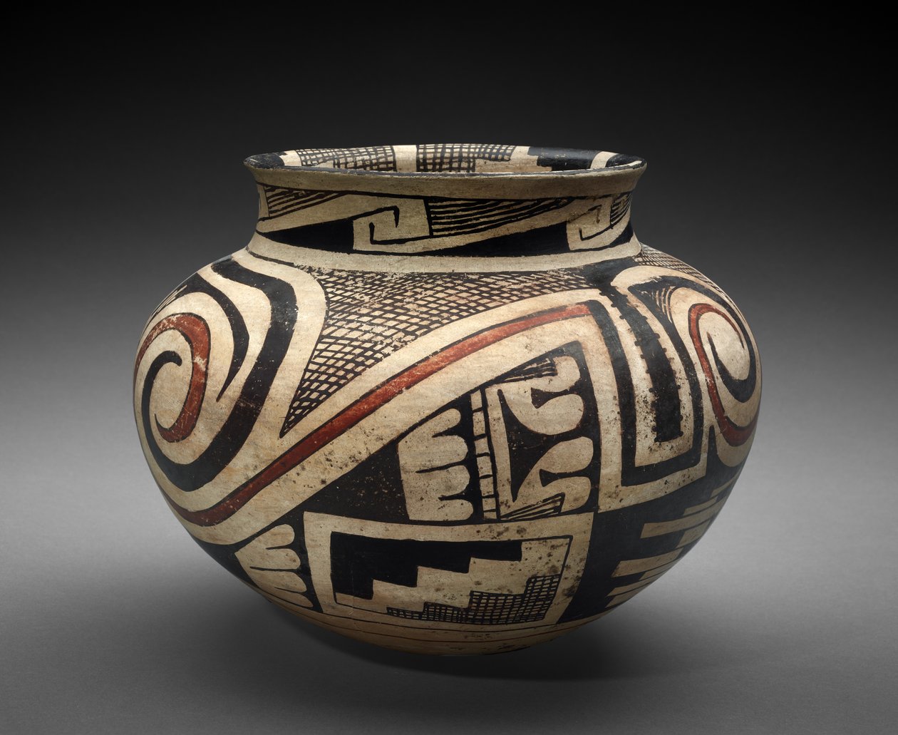 Jar (olla) s geometrickými vzory od Culture Mogollon