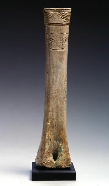 Vyřezávaná postava, starší doba bronzová, 2700-1900 př.nl (kosti) od Cypriot Cypriot