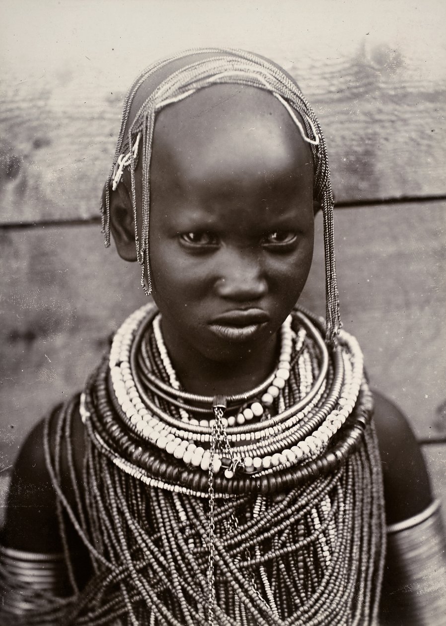 Náčelníkova dcera, Mombasa, Uganda (želatinový stříbrný potisk) od D. V. F. Figueira