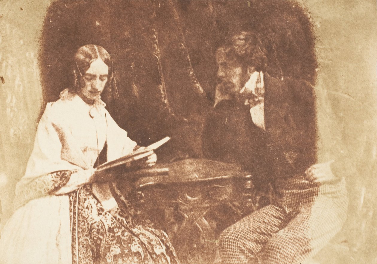 Pár sedící, žena při čtení, 1843-47. Tvůrci: David Octavius Hill, Robert Adamson, Hill & Adamson. od Hill and Adamson