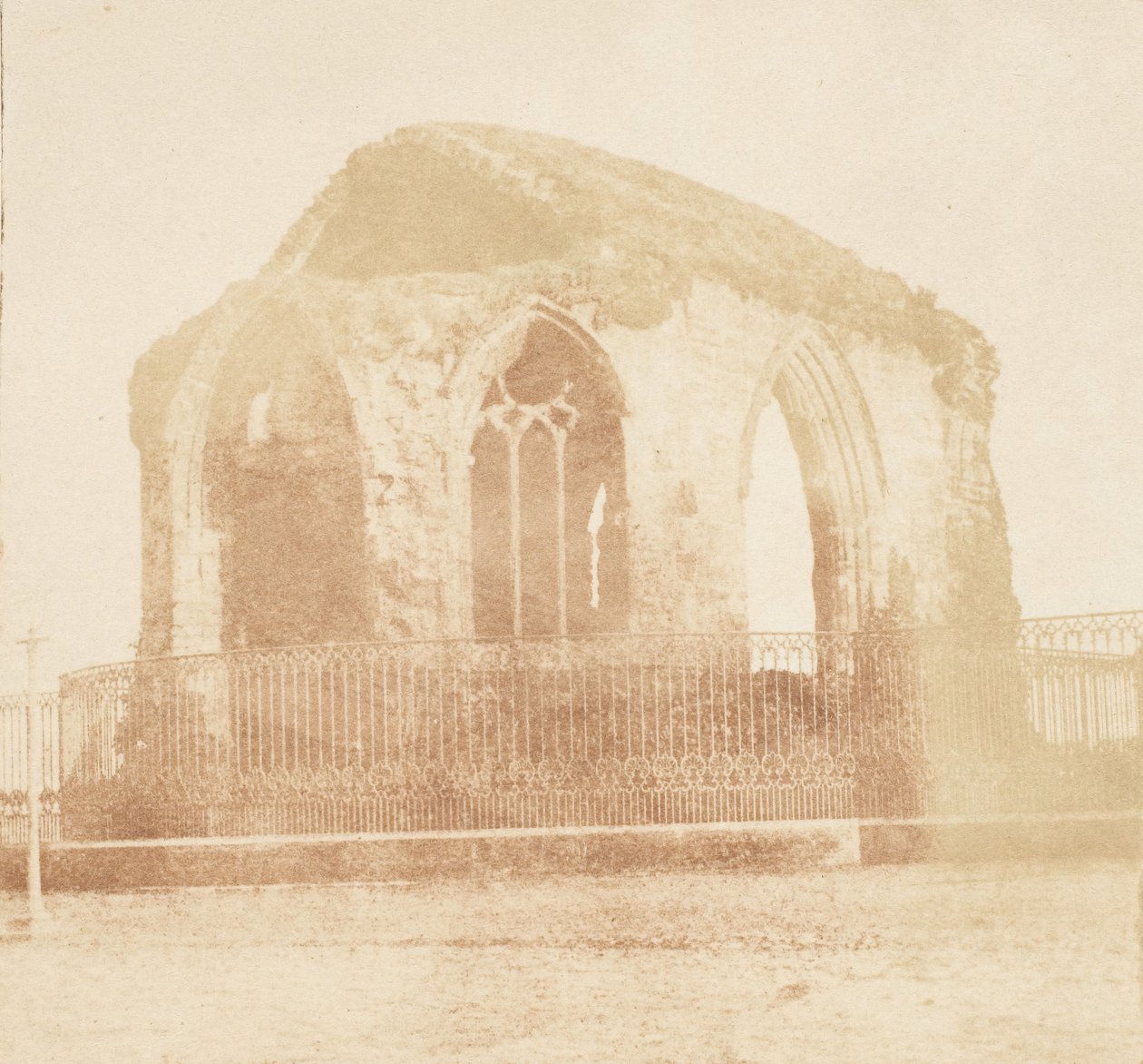 St. Andrews. Kaple Blackfriarů, 1843-47. Tvůrci: David Octavius Hill, Robert Adamson, Hill & Adamson. od Hill and Adamson