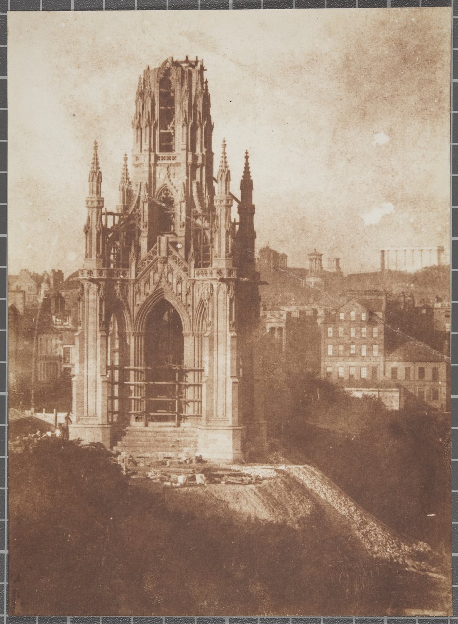 Scott Monument, Edinburgh, během stavby, 1840-44 (tisk slaného papíru z kalotypového negativu) od David Octavius Hill and Robert Adamson