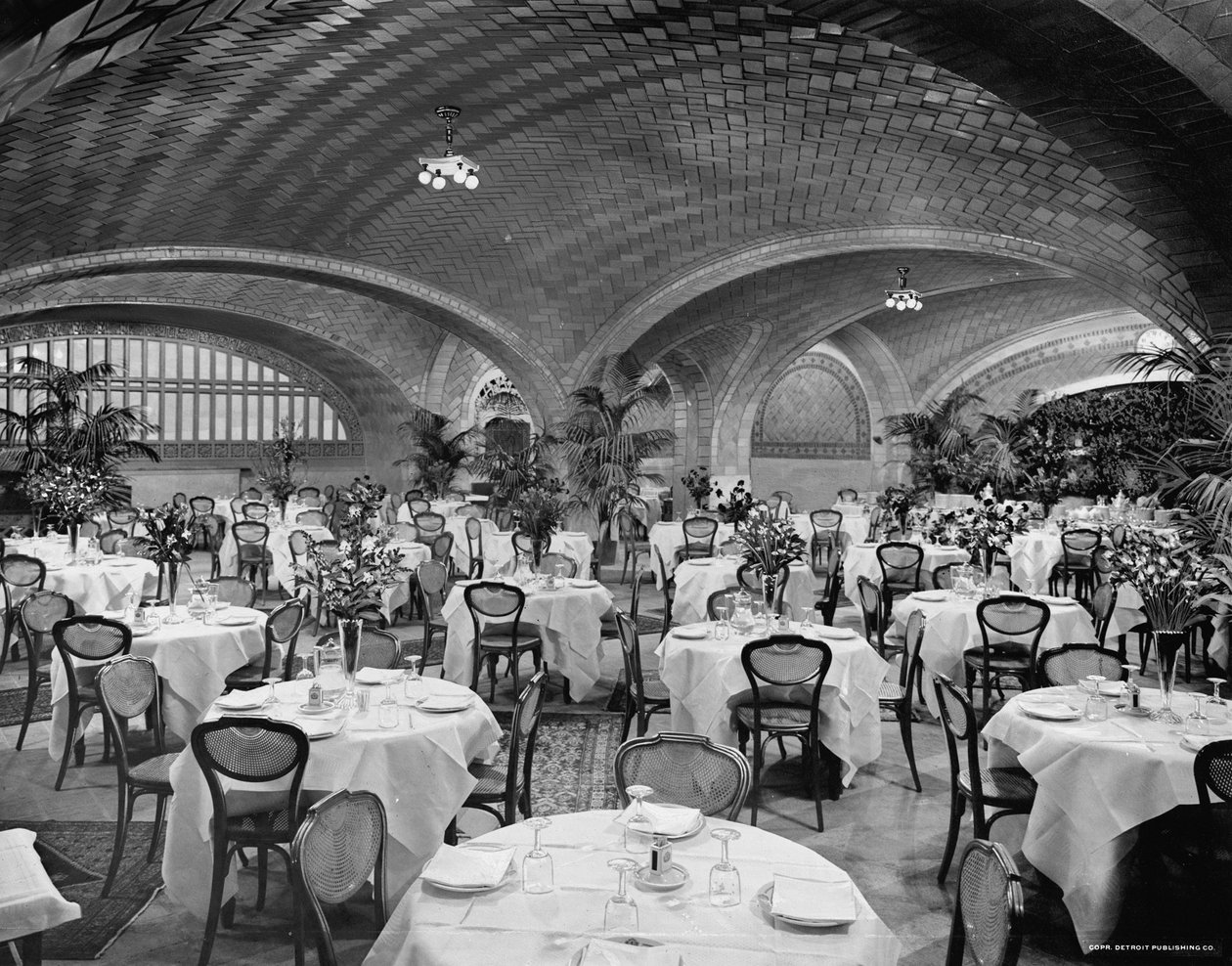 Restaurace, Grand Central Terminal, N.Y. Central Lines, New York, cca 1910-20 od Detroit Publishing Co.