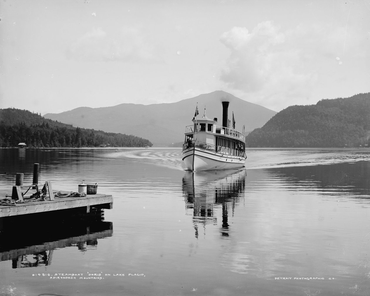Parník Doris na jezeře Placid, pohoří Adirondack, kolem roku 1902 od Detroit Publishing Co.