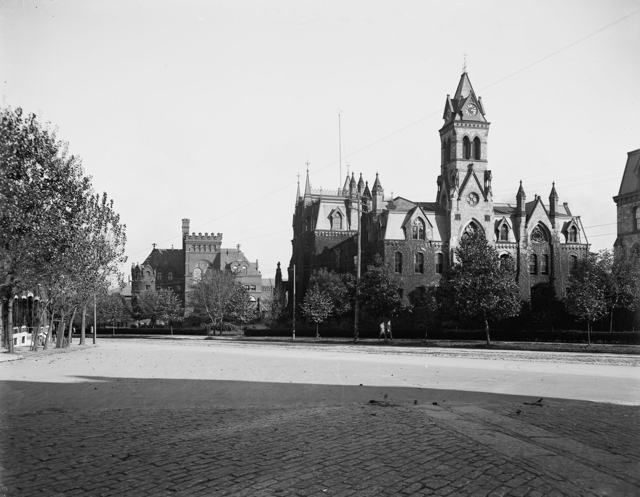 University of Pennsylvania, hlavní budova a knihovna, Philadelphia, Pennsylvania, c.1900 od Detroit Publishing Co.