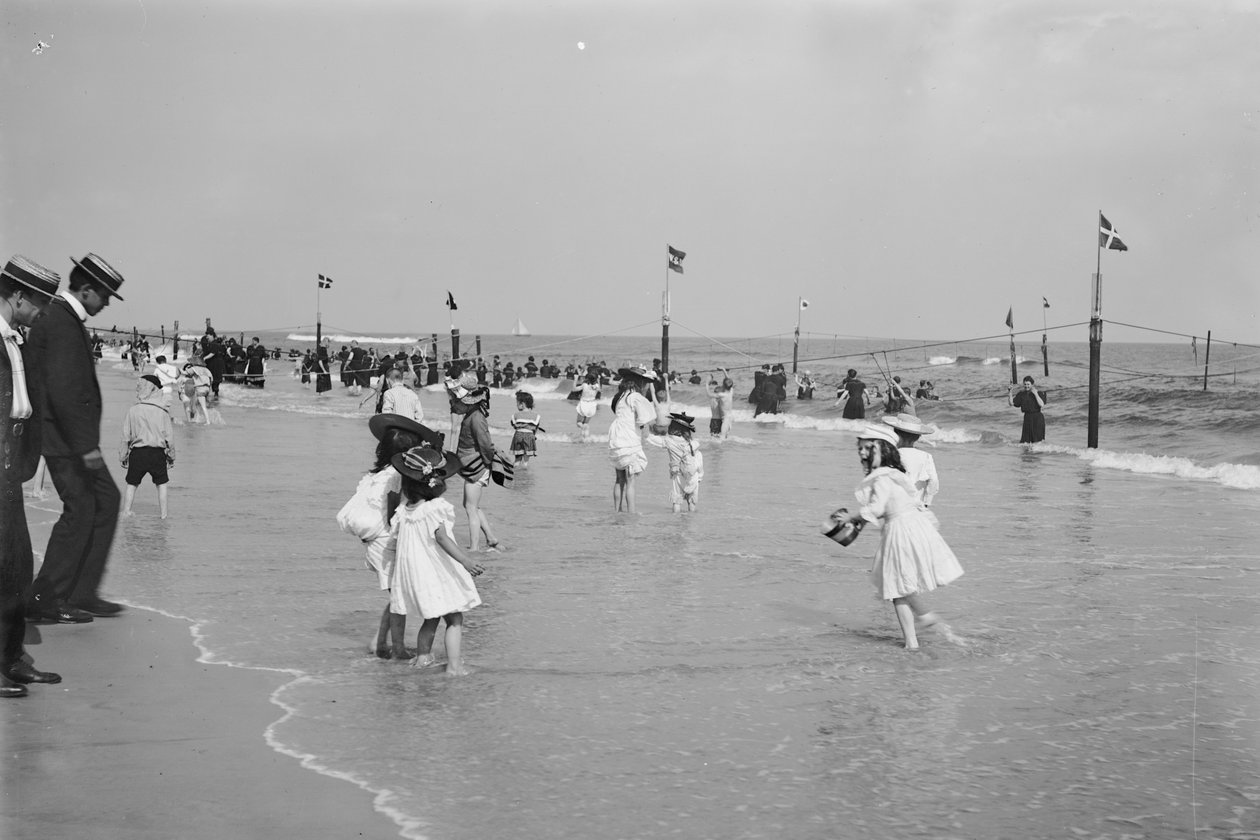 Plážová scéna, Rockaway, New York City, USA, kolem roku 1905 od Detroit Publishing Co.