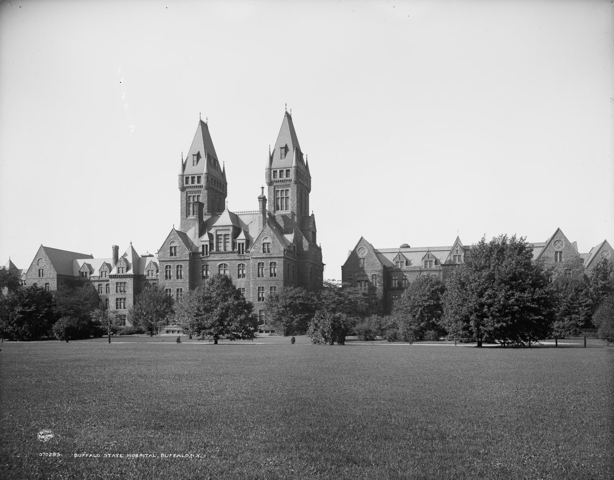 Buffalo State Hospital, Buffalo, NY, cca 1900-10 od Detroit Publishing Co.