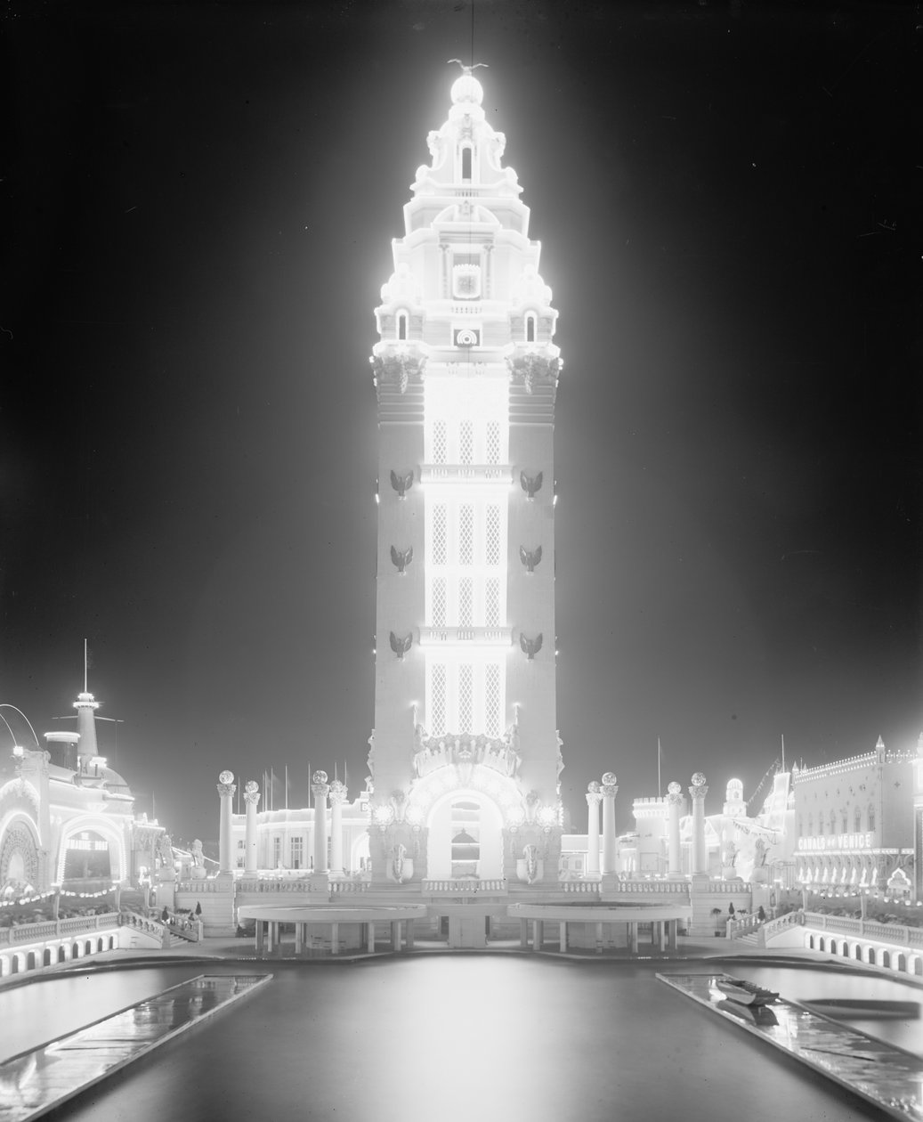 Dreamland at night, Coney Island, New York City, cca 1905 (černobílá fotografie) od Detroit Publishing Co.