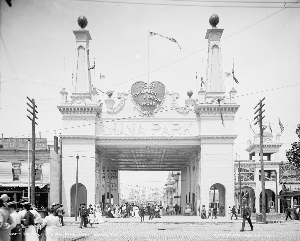 Vstup do Luna Park, Coney Island, New York od Detroit Publishing Co.
