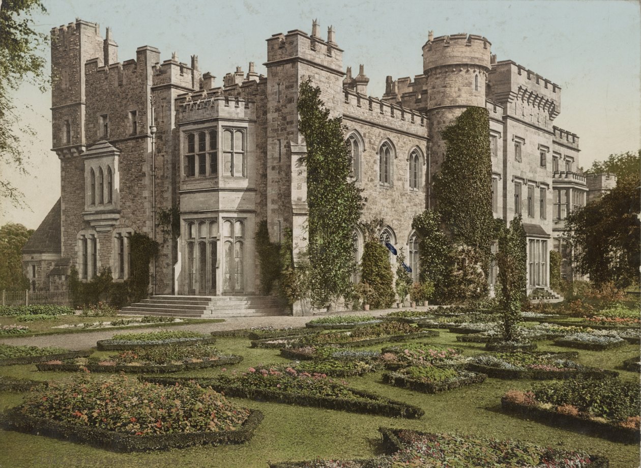 Hrad Hawarden, kolem roku 1900 (fotomechanický tisk) od Detroit Publishing Co.