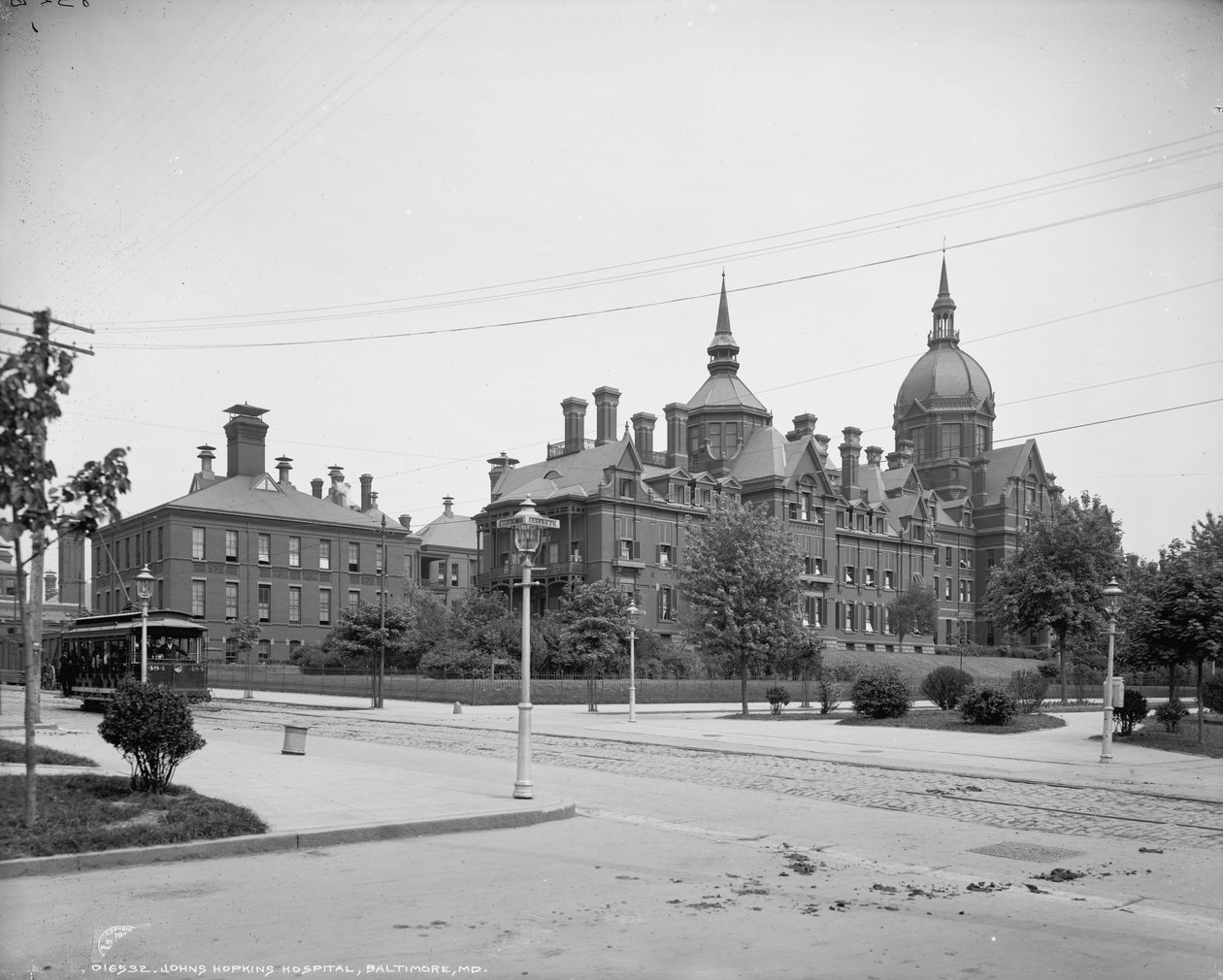 Johns Hopkins Hospital, Baltimore, MD, kolem roku 1903 od Detroit Publishing Co.